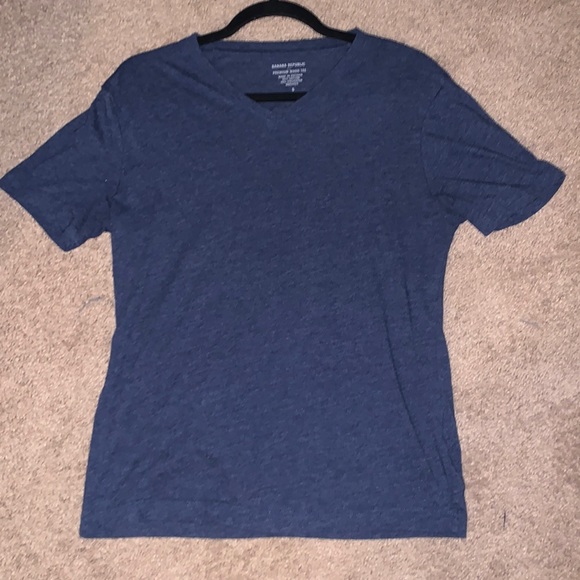 Banana Republic Mens V neck shirt